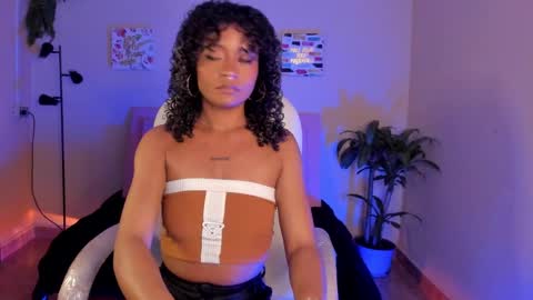 Snapshot of keyla_roberts_ chatting on 23, 2, 2025 Adhara.   Help me reach 100 likes online show from 23, 2, 2025