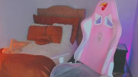 Snapshot of keyla_roberts_ chatting on 12, 7, 2026 Adhara. Help me reach 100 likes online show from 12, 7, 2026