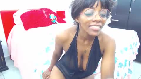 Sandy Saenz online show from 9, 2, 2025