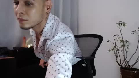 Snapshot of khalican chatting on 9, 3, 2026 KhalicaN online show from 9, 3, 2026