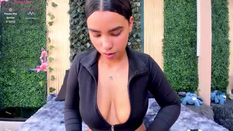 Snapshot of khateandersson chatting on 1, 12, 2025 khateandersson online show from 1, 12, 2025