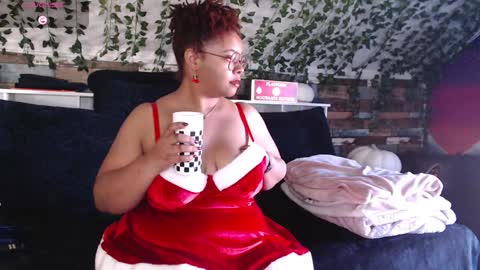 Snapshot of khayaparker chatting on 21, 12, 2024 Khaya online show from 21, 12, 2024