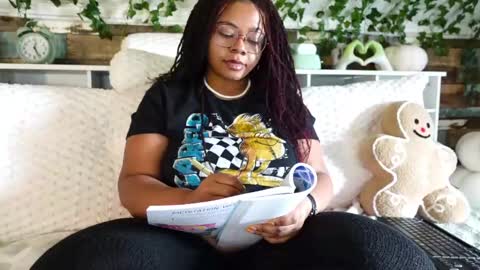 Snapshot of khayaparker chatting on 27, 2, 2025 Khaya online show from 27, 2, 2025