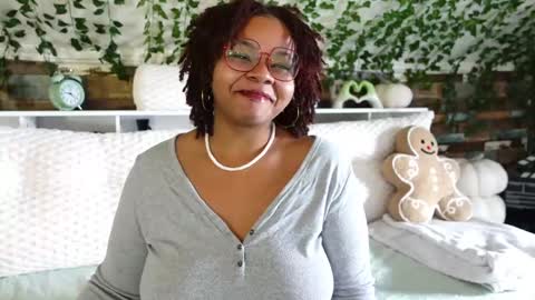 Snapshot of khayaparker chatting on 4, 3, 2025 Khaya online show from 4, 3, 2025