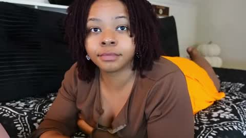 Snapshot of khayaparker chatting on 27, 10, 2025 Khaya online show from 27, 10, 2025