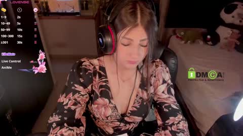 Snapshot of khionebesset chatting on 26, 2, 2025 Khi.  online show from 26, 2, 2025