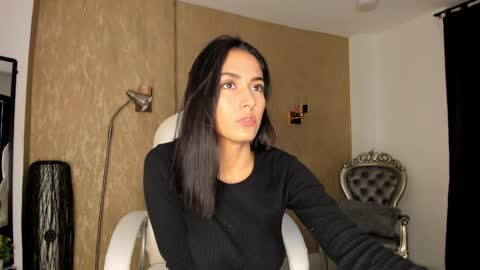 Snapshot of khloe_houston chatting on 13, 12, 2024 Khloe online show from 13, 12, 2024