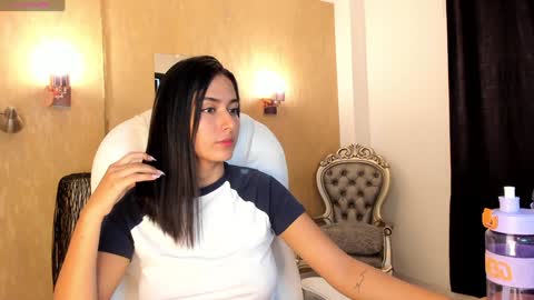 Snapshot of khloe_houston chatting on 3, 2, 2025 Khloe online show from 3, 2, 2025