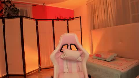 Snapshot of khloe_houston chatting on 12, 11, 2025 Khloe online show from 12, 11, 2025