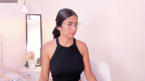 Snapshot of khloe_houston chatting on 8, 5, 2026 Khloe online show from 8, 5, 2026