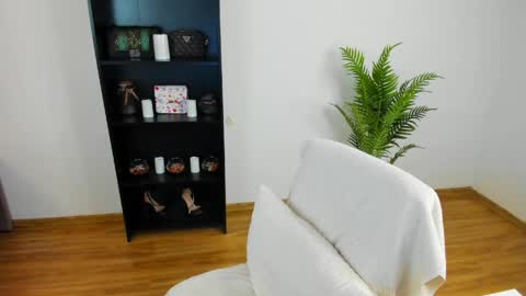 Snapshot of khloe_star chatting on 28, 5, 2026 Khloe online show from 28, 5, 2026