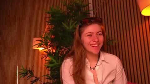 Snapshot of khloedaviss chatting on 17, 6, 2026 KhloeDaviss online show from 17, 6, 2026