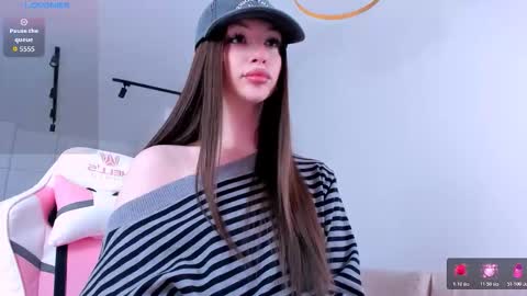 Snapshot of khloeforever chatting on 28, 2, 2026 khloe online show from 28, 2, 2026