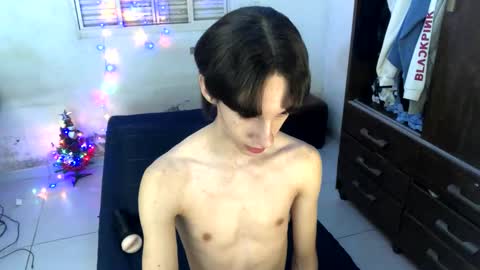 Snapshot of kiantwink chatting on 29, 12, 2024 kiantwink online show from 29, 12, 2024