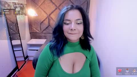 kiara Cruz online show from 29, 10, 2025