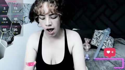 Snapshot of kiara_fox__ chatting on 17, 12, 2025 KIARA FOX online show from 17, 12, 2025