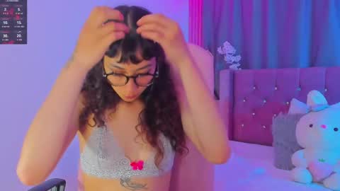 Snapshot of kiara_lovelyy chatting on 15, 5, 2026 Kiara online show from 15, 5, 2026