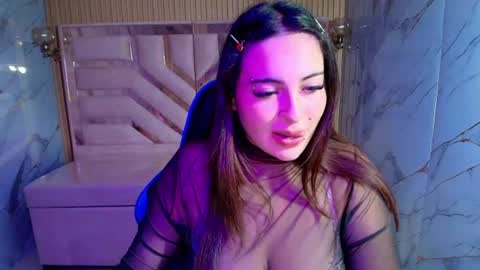 Snapshot of kiara_moon_r chatting on 7, 7, 2026 Kiara online show from 7, 7, 2026