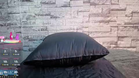 Kiara Zahiri online show from 18, 12, 2025