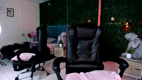 Snapshot of kiaraa88 chatting on 20, 6, 2026 Valery online show from 20, 6, 2026