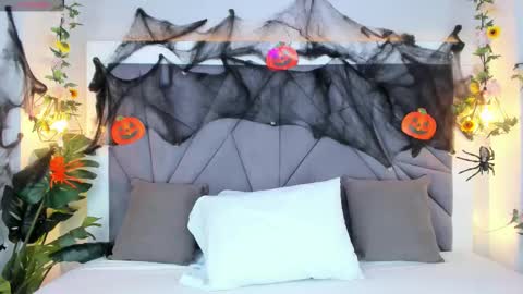 kiarha  online show from 1, 11, 2025