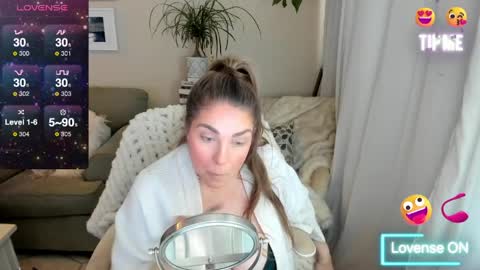 Snapshot of kierareines chatting on 28, 3, 2026 Kiera Reines online show from 28, 3, 2026