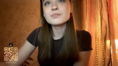 Ola my name is Lissa  Lets hit 10 Thumbs Up together   online show from 6, 2, 2026