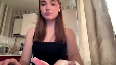 Snapshot of kierstentates chatting on 9, 3, 2026 Ola my name is Lissa Lets hit 10 Thumbs Up together online show from 9, 3, 2026