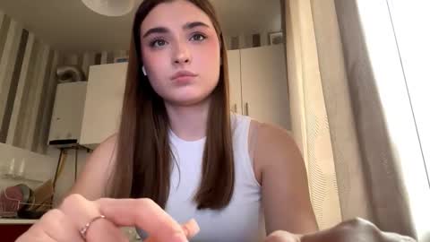 Snapshot of kierstentates chatting on 19, 3, 2026 Ola my name is Lissa Lets hit 10 Thumbs Up together online show from 19, 3, 2026