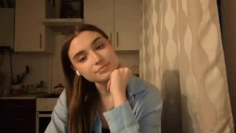 Snapshot of kierstentates chatting on 5, 4, 2026 Ola my name is Lissa Lets hit 10 Thumbs Up together online show from 5, 4, 2026