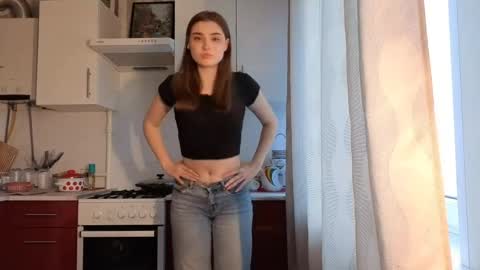 Snapshot of kierstentates chatting on 6, 4, 2026 Ola my name is Lissa Lets hit 10 Thumbs Up together online show from 6, 4, 2026