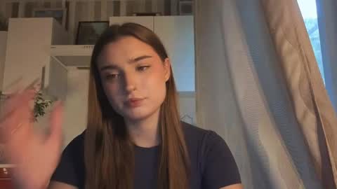 Ola my name is Lissa  Lets hit 10 Thumbs Up together   online show from 2, 6, 2026