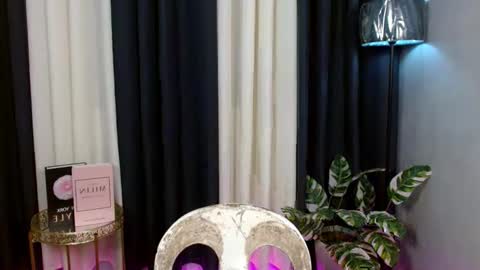 Snapshot of kiethmadison_miller chatting on 30, 9, 2025 Im Mia online show from 30, 9, 2025