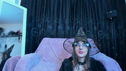 Kizuky online show from 31, 10, 2025