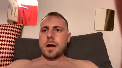 kiki frenchi online show from 28, 1, 2025