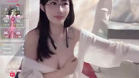 Snapshot of kiki_loveu chatting on 19, 12, 2024 kiki_loveu online show from 19, 12, 2024