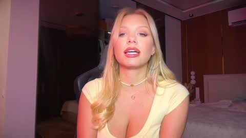 Snapshot of killer__tits chatting on 1, 12, 2025 Killer Tits online show from 1, 12, 2025