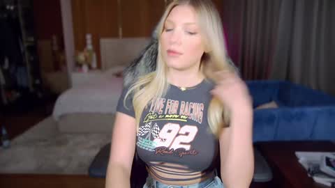 Snapshot of killer__tits chatting on 15, 1, 2026 Killer Tits online show from 15, 1, 2026