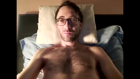 Snapshot of killua1993 chatting on 18, 11, 2025 kingstoned online show from 18, 11, 2025