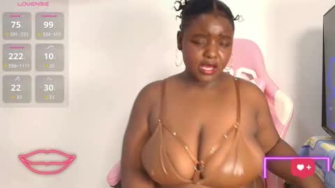 Snapshot of kim_brown2 chatting on 11, 11, 2025 Kim Follow me please online show from 11, 11, 2025