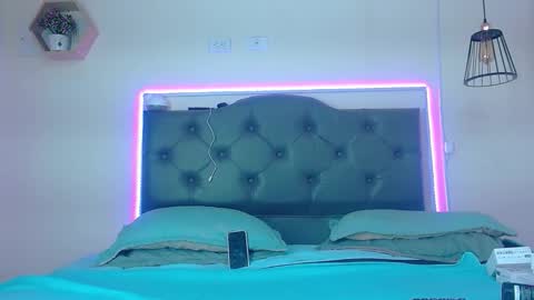 Snapshot of kim_clarck1 chatting on 6, 11, 2025 Kim online show from 6, 11, 2025