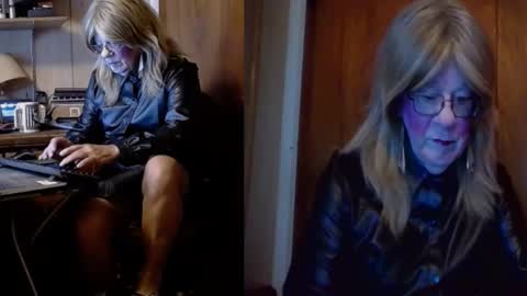 Snapshot of kim_crossdresser1 chatting on 25, 9, 2025 kim crossdresser no nude room and clean chat only. online show from 25, 9, 2025