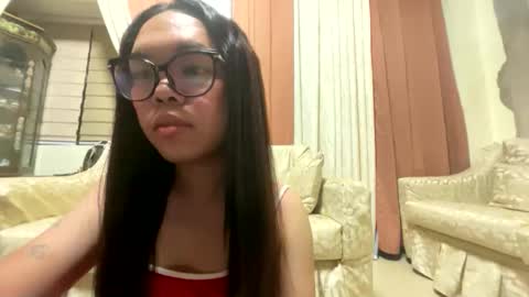 Snapshot of kim_kyile chatting on 6, 4, 2026 KYLIE online show from 6, 4, 2026