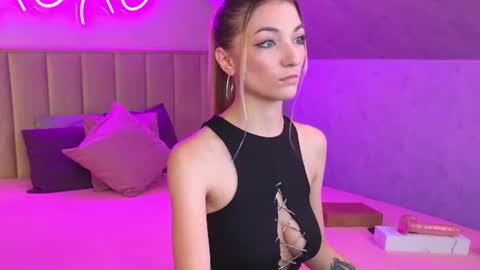 Snapshot of kimberlly_smith chatting on 1, 7, 2026 kimberlly_smith online show from 1, 7, 2026