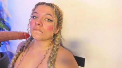Snapshot of kimberly_cam_ chatting on 16, 5, 2026 Your kim online show from 16, 5, 2026