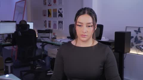 Snapshot of kimberly_clars chatting on 1, 12, 2025 Kimberly 1200-1900 GMT-5 online show from 1, 12, 2025