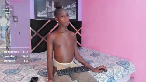 Snapshot of kimberly_ebonny chatting on 15, 12, 2025 kimberly_ebonny online show from 15, 12, 2025