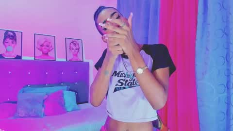 Snapshot of kimberly_thompsom chatting on 26, 1, 2025 Your Queen KIM online show from 26, 1, 2025