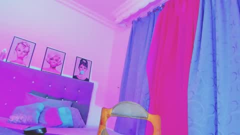 Snapshot of kimberly_thompsom chatting on 8, 2, 2025 Your Queen KIM online show from 8, 2, 2025