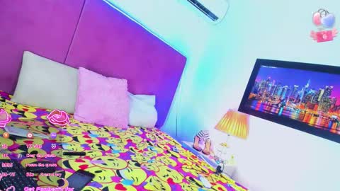 Your Queen KIM online show from 26, 11, 2025